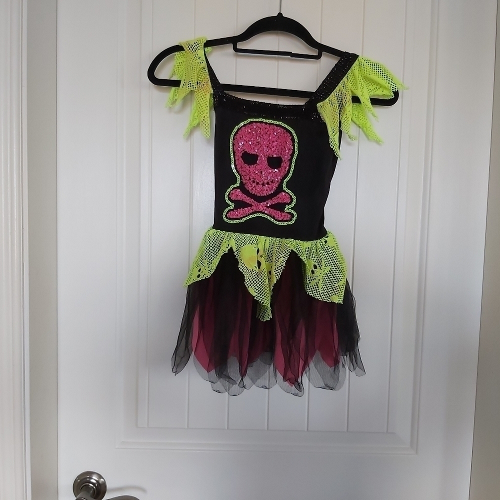 Girls Halloween costume/B4